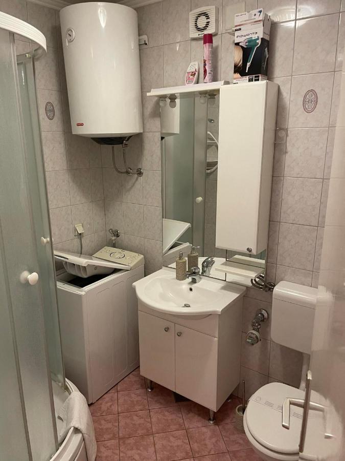 Lolly Apartment Карловаць Екстер'єр фото